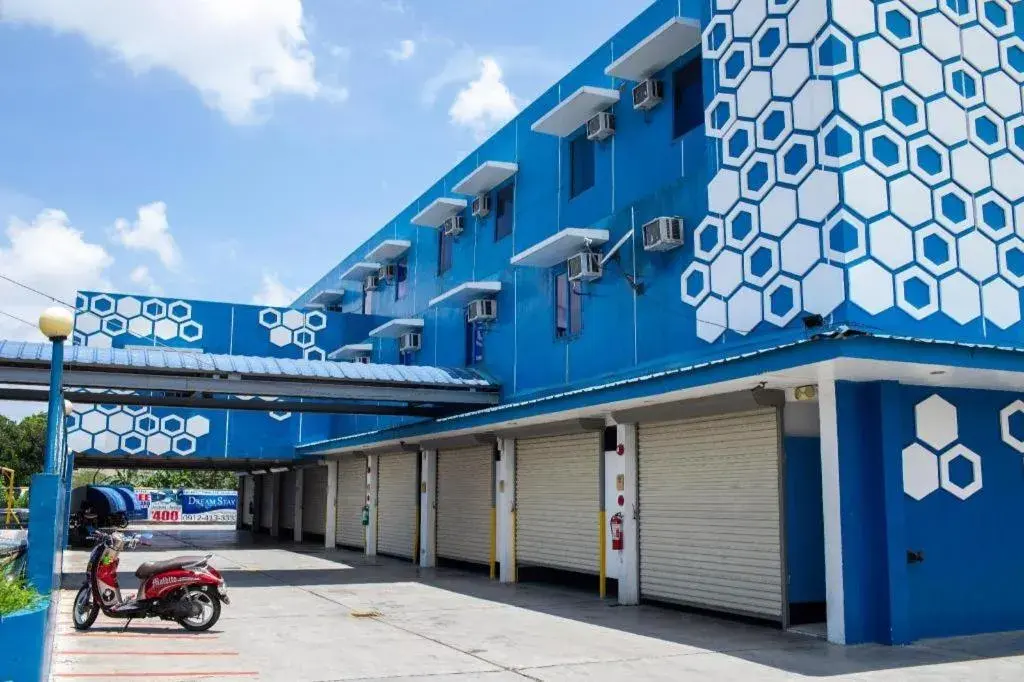 Hotel Dream World Las Pinas